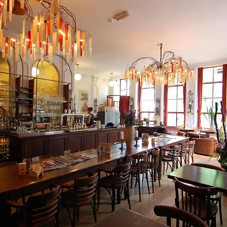 De Plataan Centrum 3*