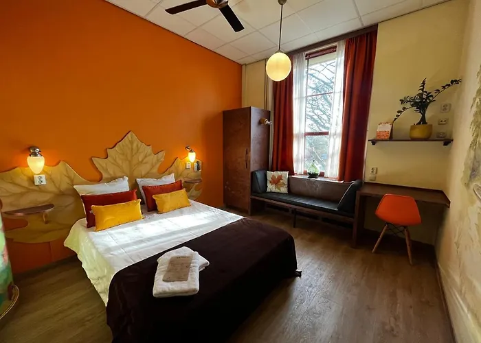 Otel De Plataan Centrum Delft