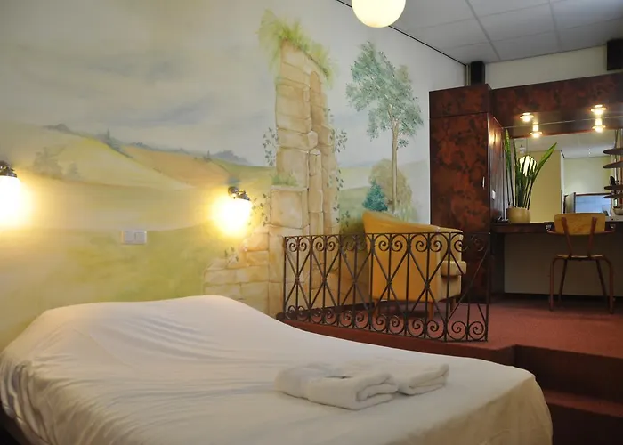 Otel De Plataan Centrum 3*